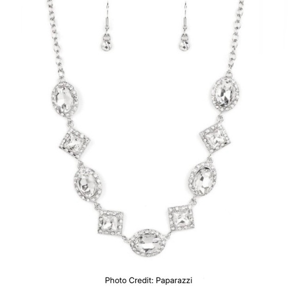 paparazzi Jewelry - NWT Paparazzi Geometric Rhinestone Necklace